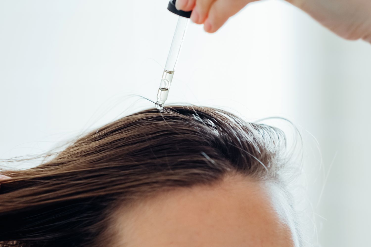 Rosemary Oil for Hair Growth: Guide to Thicker Hair