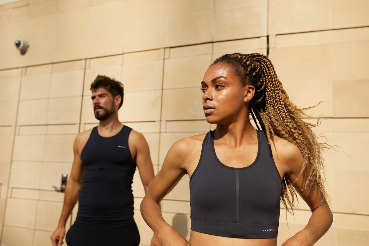 A lightweight and affordable fitness band with a clear digital display showing heart rate.