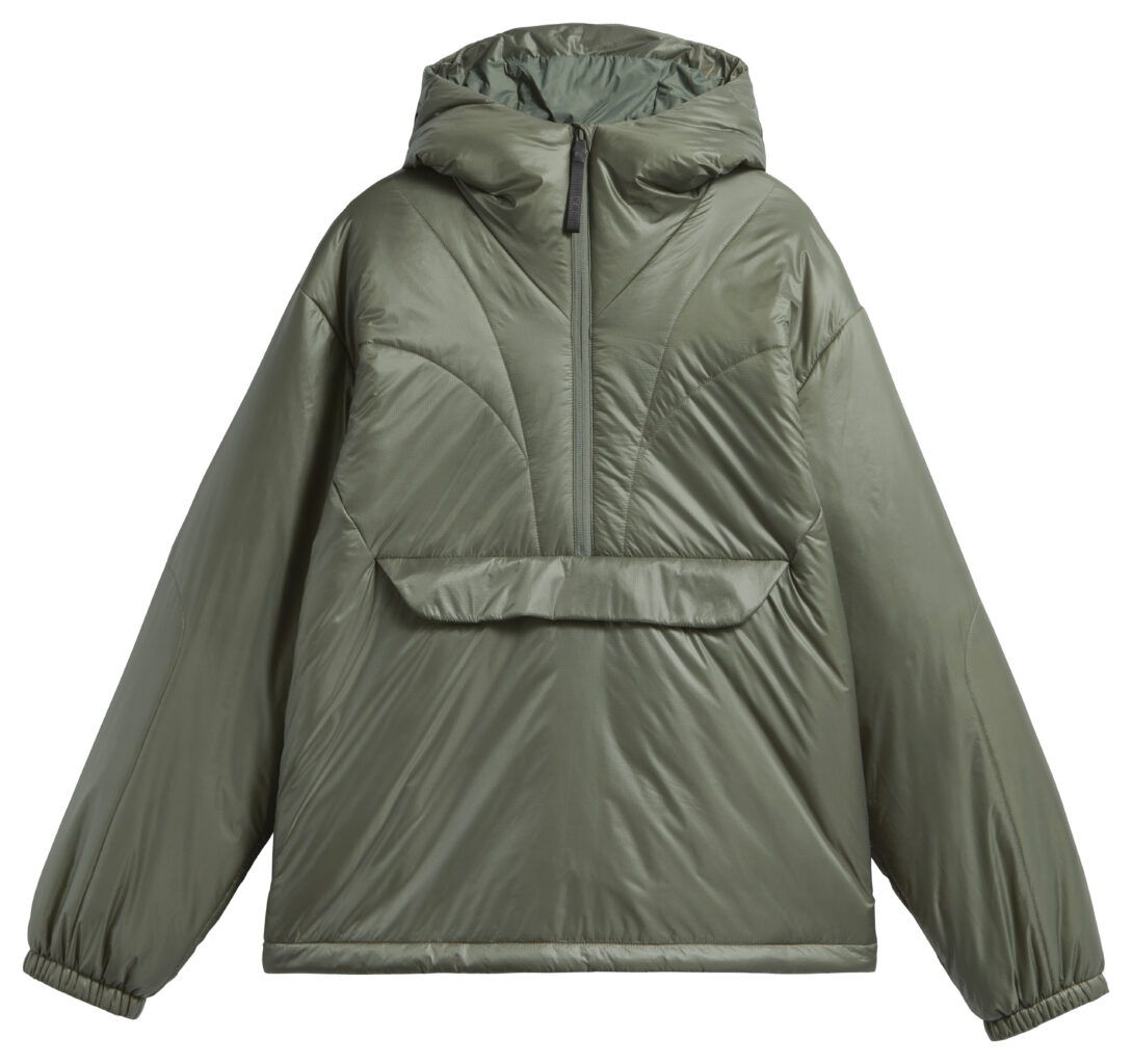 A quilted thermo-move anorak jacket designed for outdoor exercise.