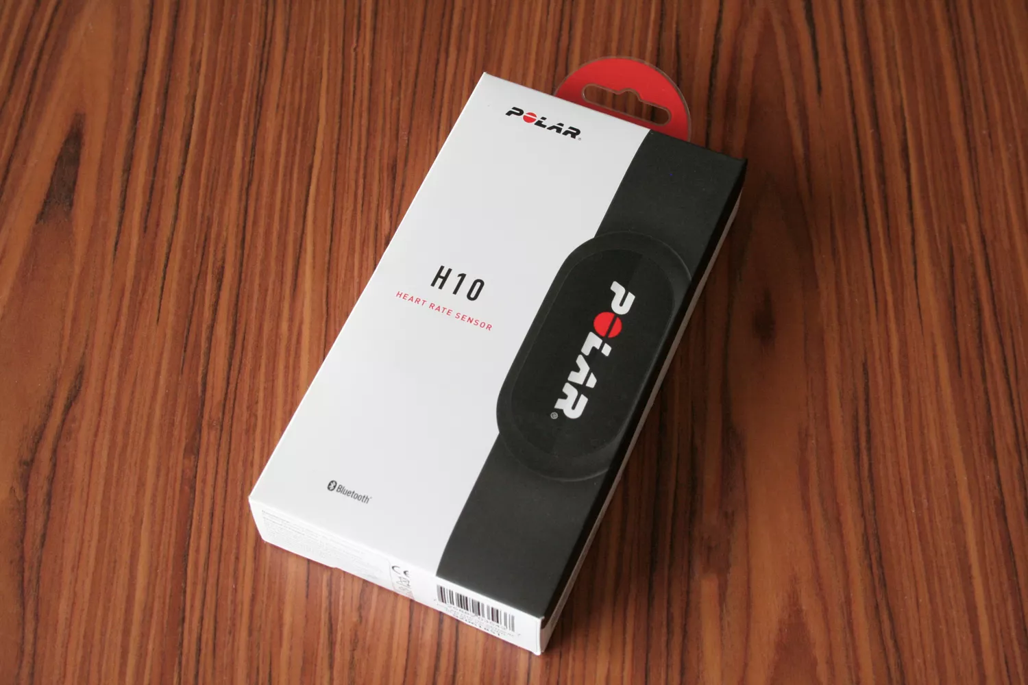 The retail packaging for the Polar H10 heart rate sensor, highlighting its Bluetooth connectivity.