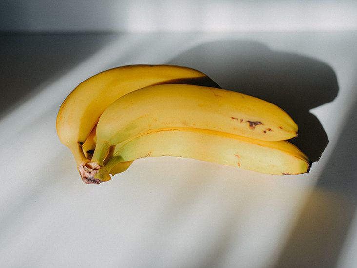 Freshly sliced bananas highlighting their role as a healthy snack alternative.